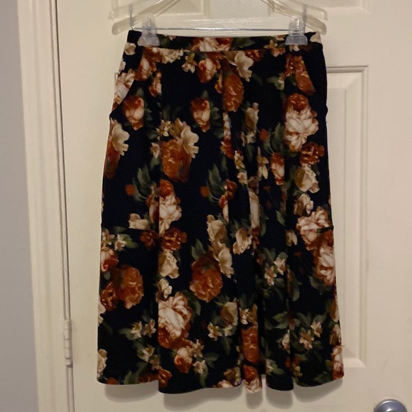 Le Ali’s Pleated Skirt - Picture 1 of 6